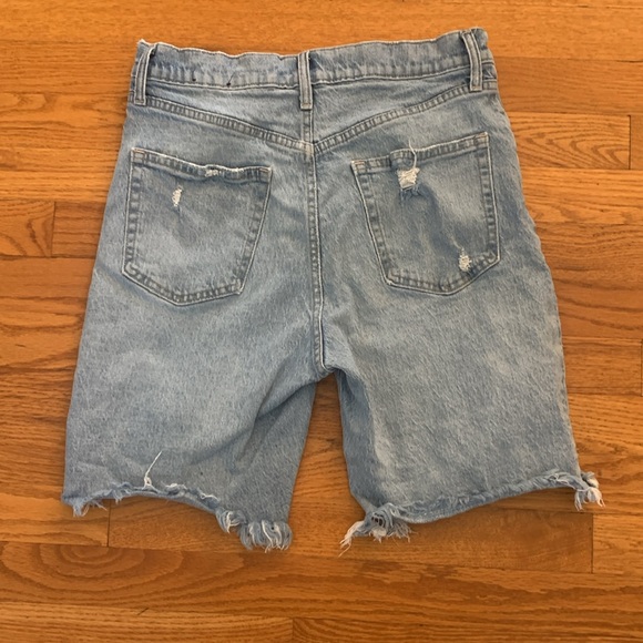 Ladies Gap size 10 high waist, button fly, distressed denim Bermuda  shorts - Picture 3 of 4